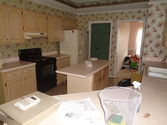 3rd image of 2805 Harwood Dr