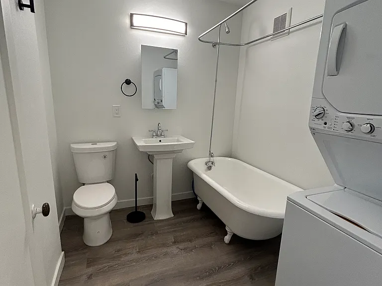 1223 W Nickerson St #8 — Photo 7