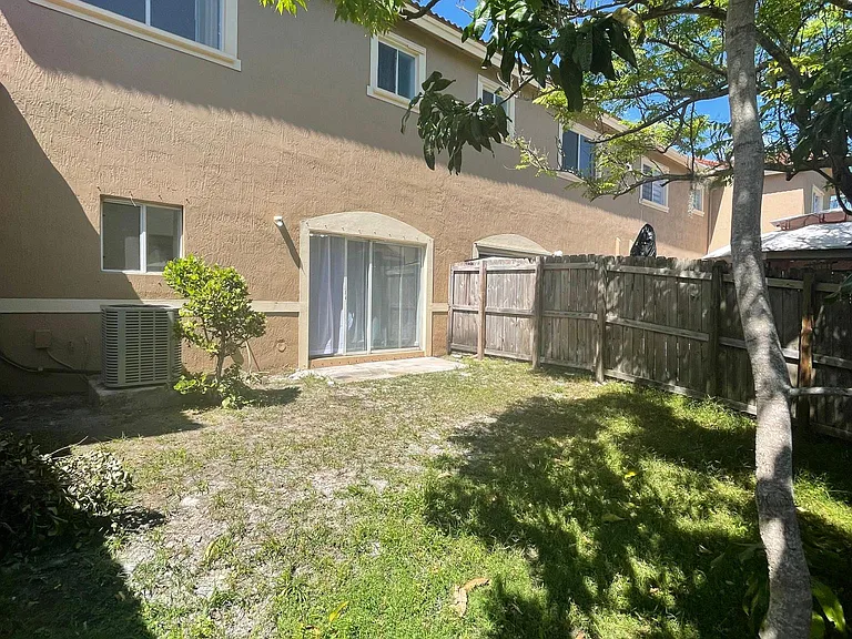21477 SW 85th Psge — Photo 10