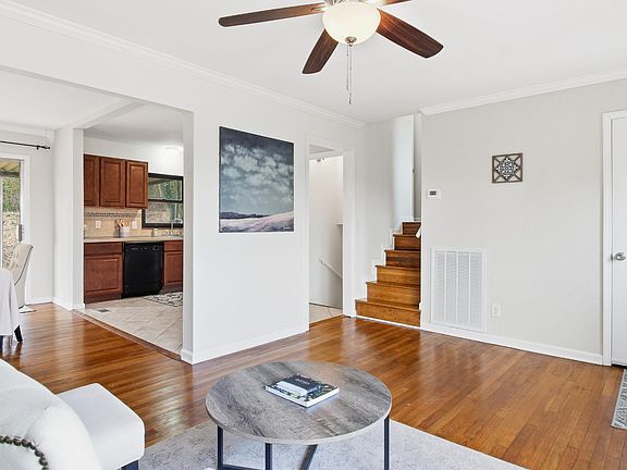 5th image of 1301 Holmouth Ln