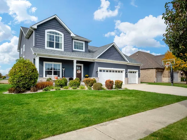 301 Arrowhead Dr, Minooka, IL 60447