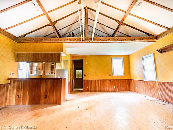 4th image of 3091 Blackman Rd