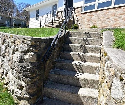 5th image of 33 Legion Memorial Dr