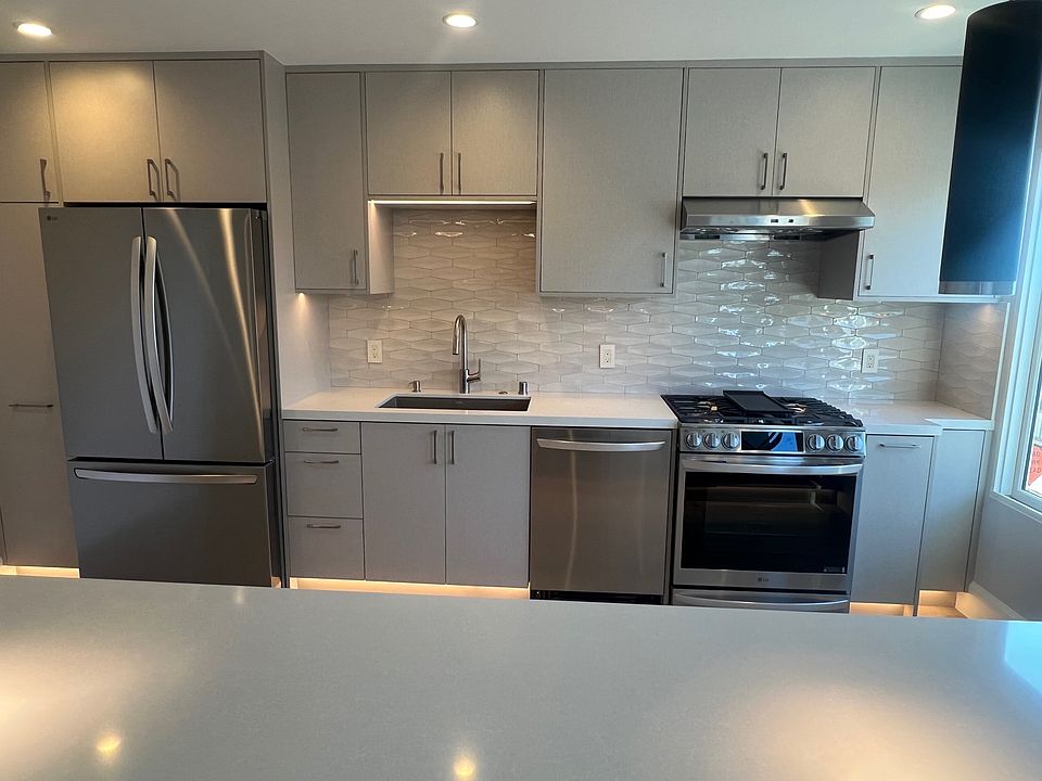 1st image of 166 10th Ave APT 3