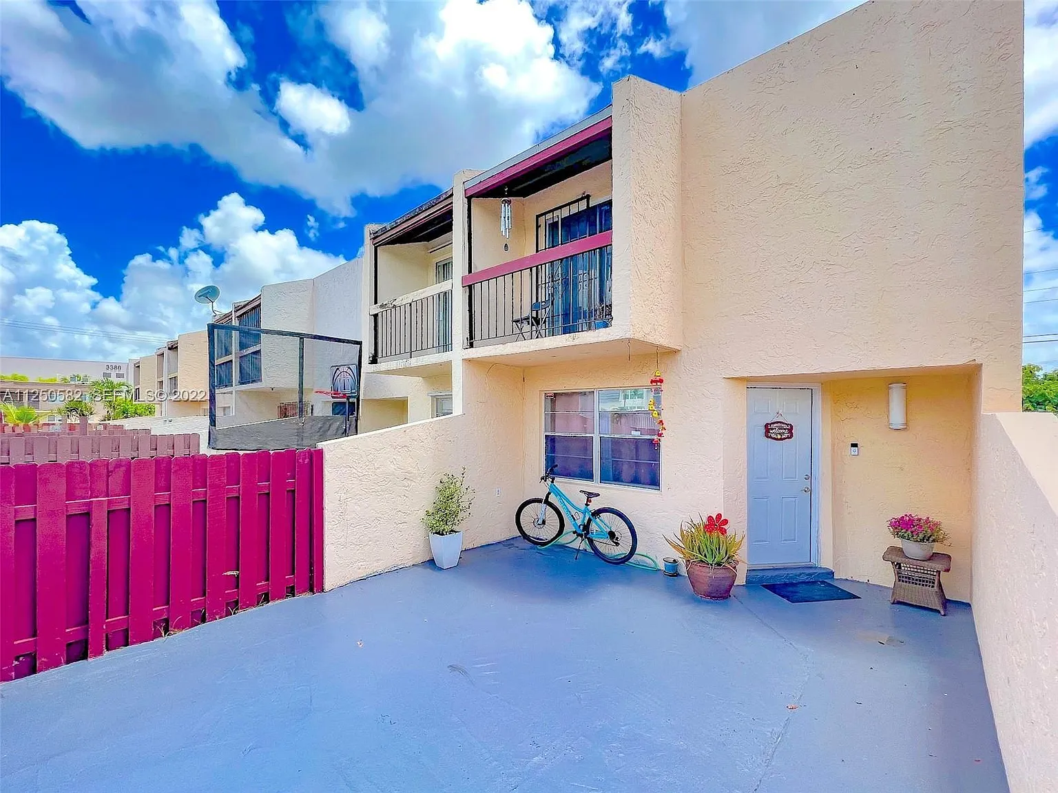 2 bed, 1.5 bath, 1025 sqft, $2,400 — Photo 1