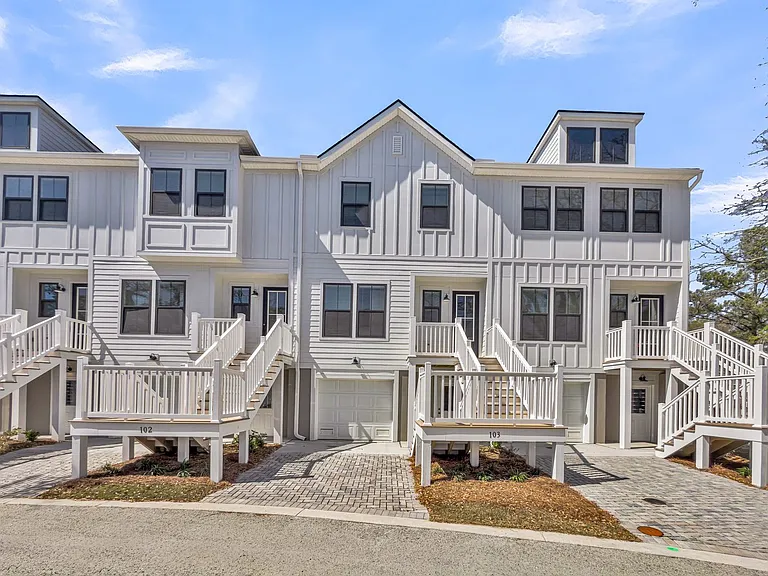 Tides at Park Circle — Photo 33