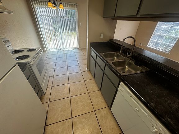 4th image of 5213 Meadow Fld APT 4