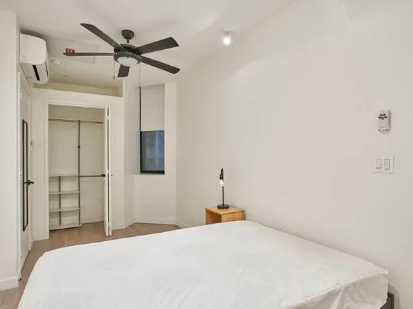 424 W 47th St, New York, NY