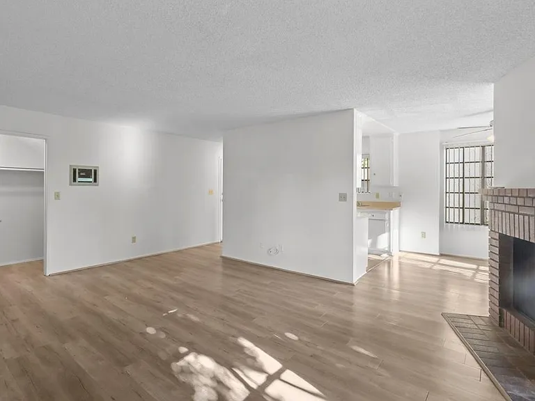 1254 S Saltair Ave #101 — Photo 3