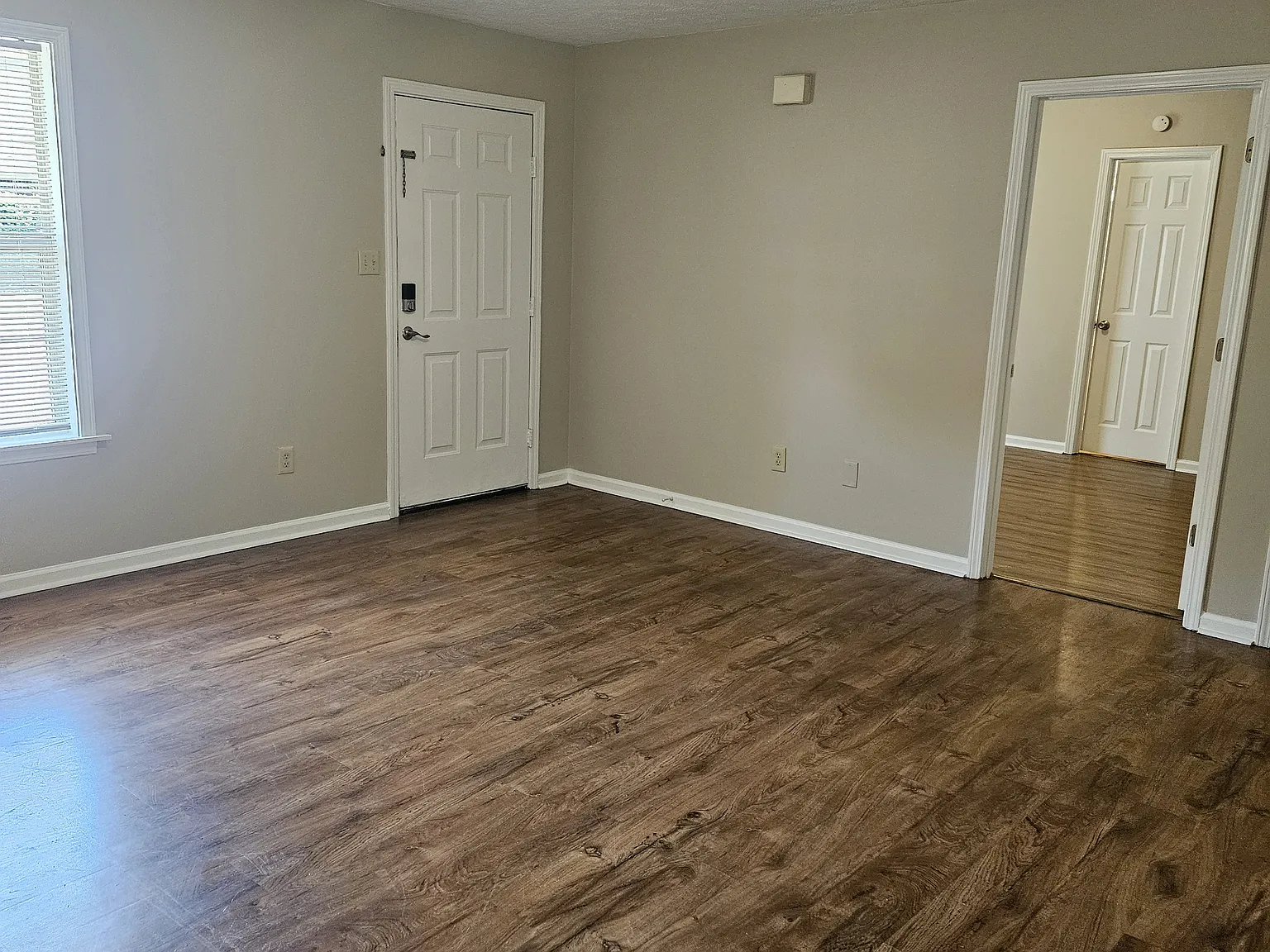 2 bed, 950 sqft, $1,150 — Photo 2
