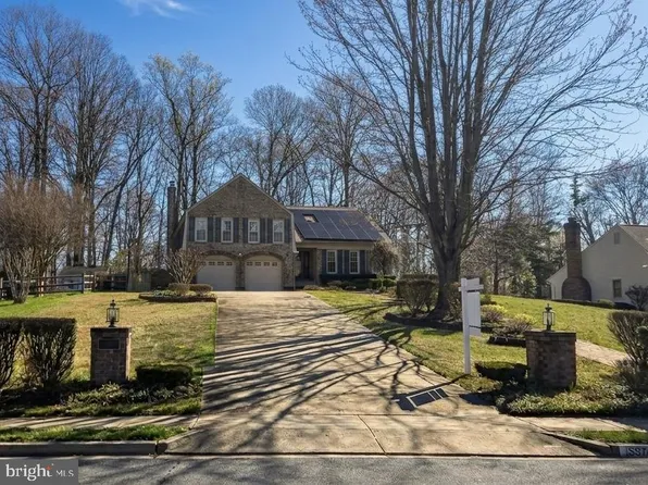 15579 Golf Club Dr, Dumfries, VA 22025