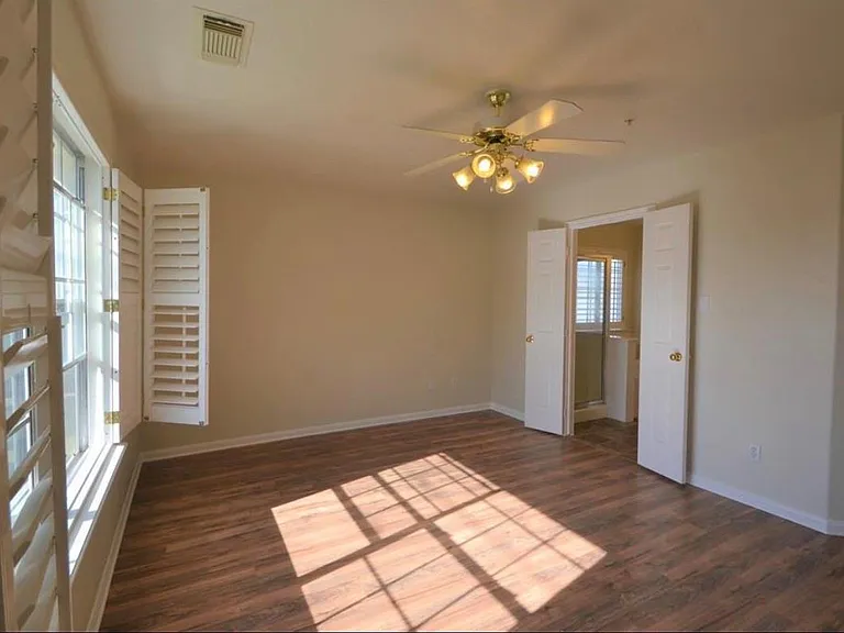 2710 Grants Lake Blvd #J10 — Photo 25