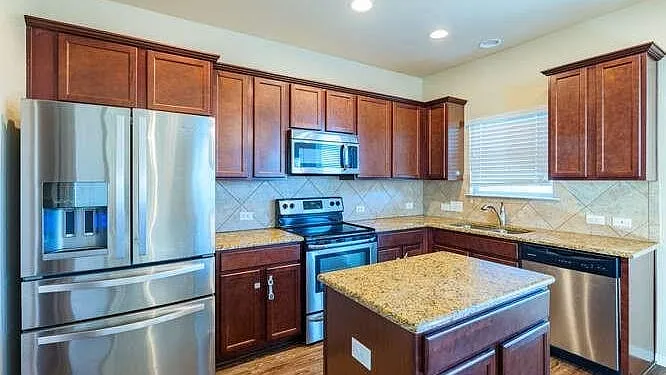 402 Zenith Rd — Photo 45