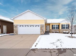 1544 Olde Brandy Ln, Davenport, IA 52807