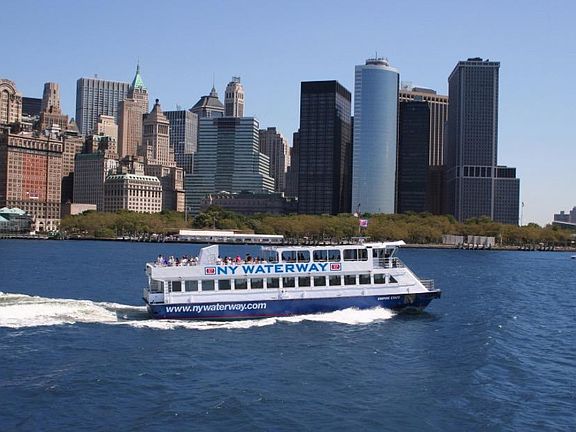 EDGEWATER FERRY TO NYC IS WALKING DISTANCE