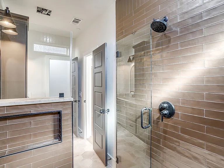 2820 Weisenberger St #110 — Photo 20