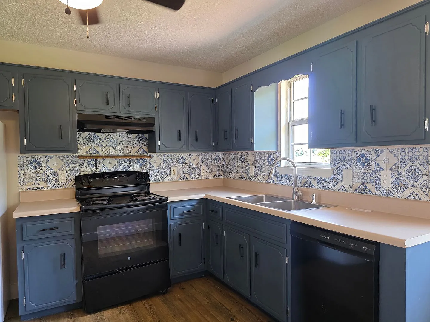 Close to I-24 and Fort Campbell — Photo 4