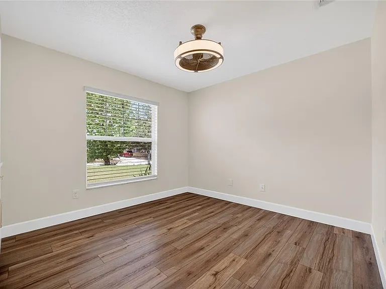 10748 Siena Dr — Photo 15
