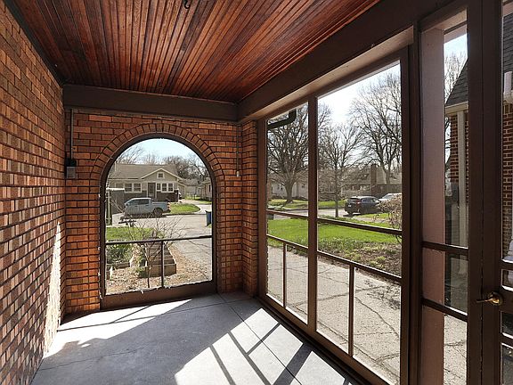 4th image of 6150 N Park Ave