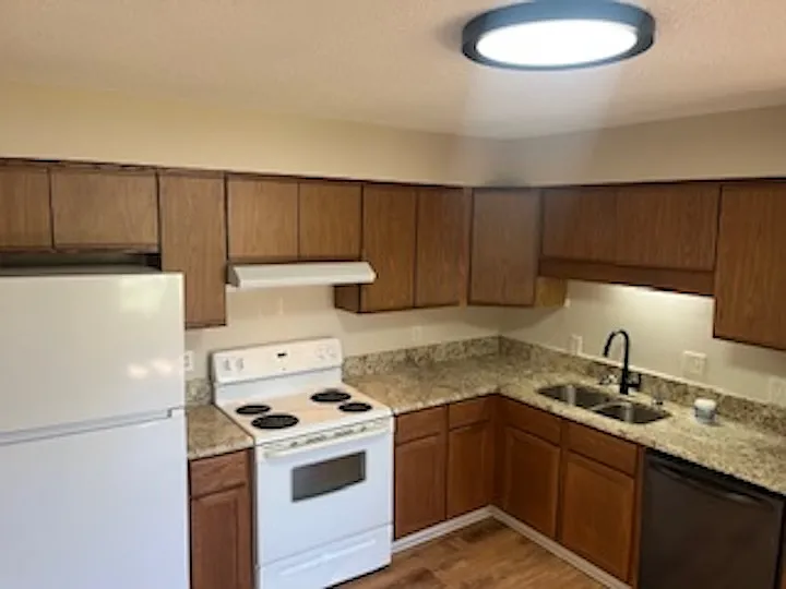 2 bed, $1,250 — Photo 2