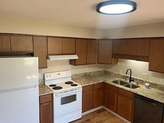 2nd image of 205 W Graham St APT 4