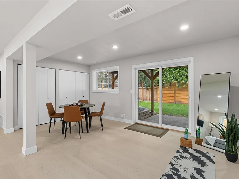 7407 25th Ave NE — Photo 23
