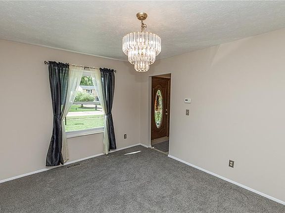 4th image of 671 Pepperwood Dr
