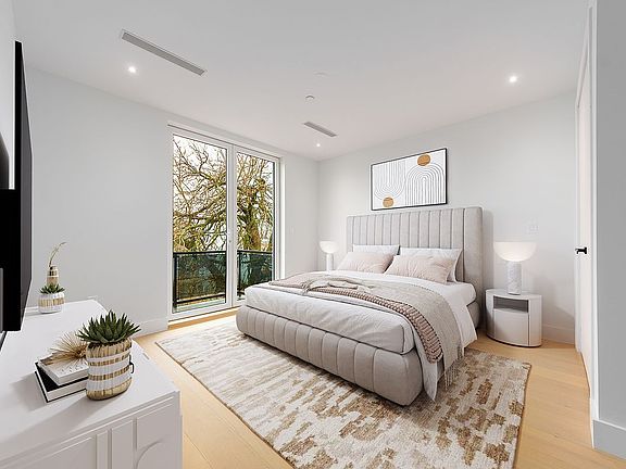 4th image of 1624 Jefferson Ave #2B