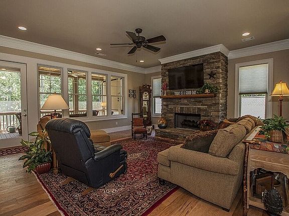 5th image of 1030 Club Pointe Cir