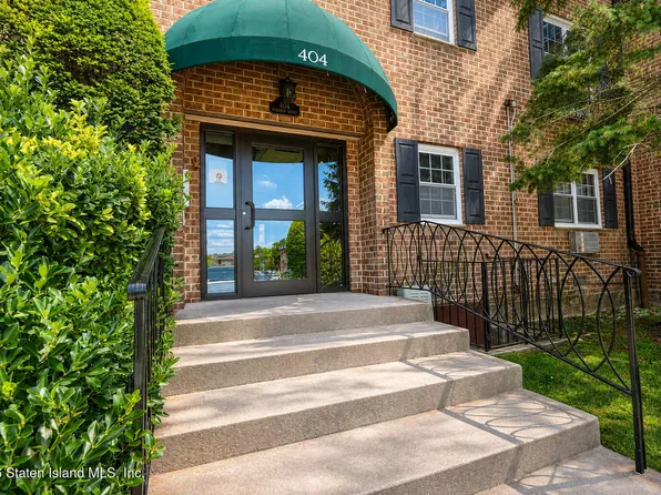 404 Maryland Ave APT 2D, Staten Island, NY 10305