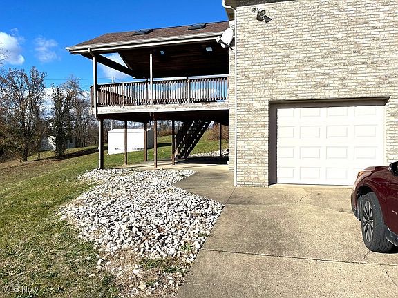 2nd image of 471 Lauretta Dr