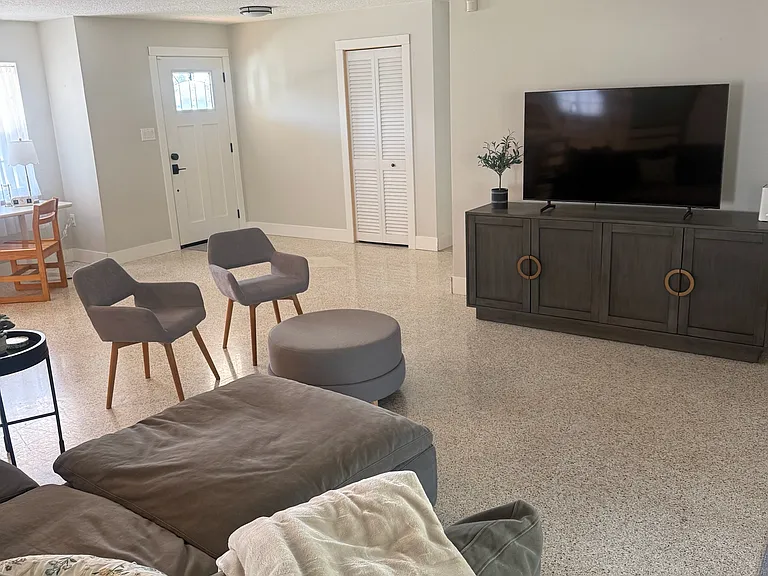 4704 Telfair Dr — Photo 9