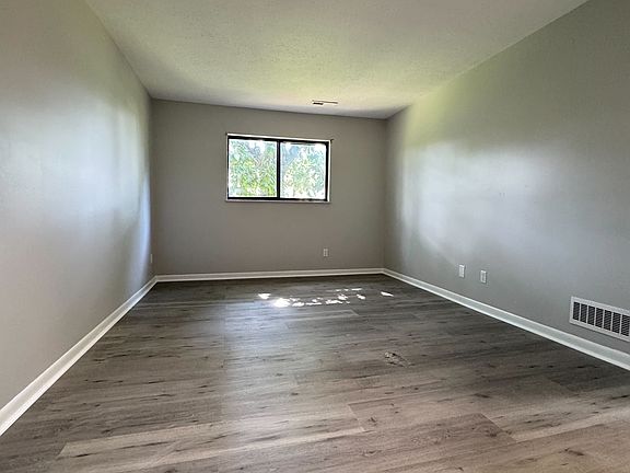 5th image of 9587 Cornell Ln #9587