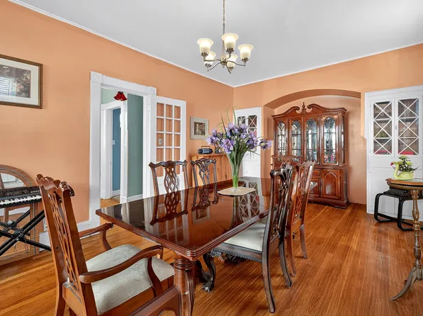 116 Bentley Avenue image 28 of 50