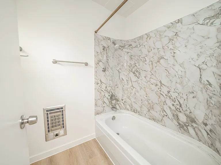 650 Vernon Street — Photo 11