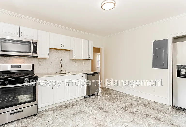 114 Walnut St — Photo 5