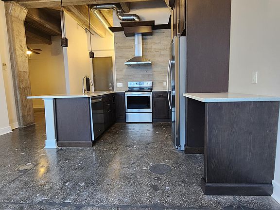 4th image of 225 McWhorter St #202