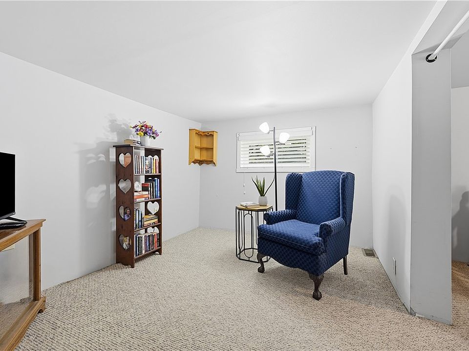 28th image of 225 Camp Horne Rd