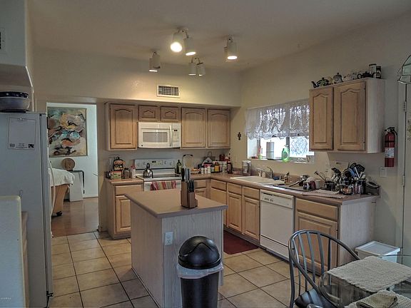 2nd image of 4243 E South Fork Dr