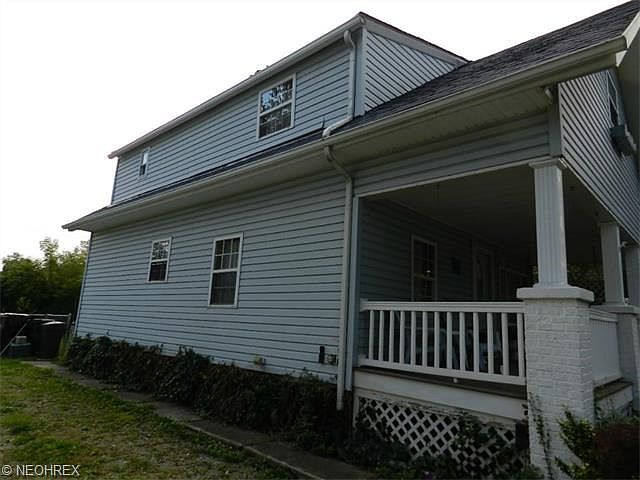 2nd image of 222 Erie St