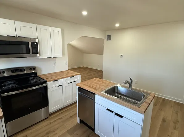430 Pearl Ave #2, Loves Park, IL 61111
