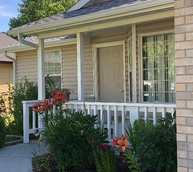 5416 S Onaga Pl — Photo 2