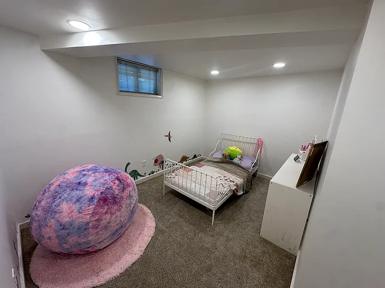 1045 Pacific Ter — Photo 11