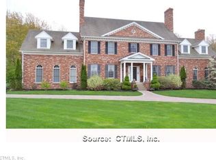 90 Clover Ln, Manchester, CT 06040