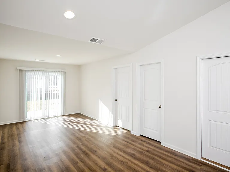 465 Conifer St — Photo 4