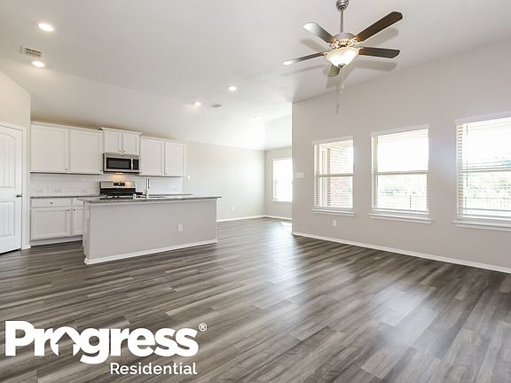 3rd image of 1310 Acmite Ave