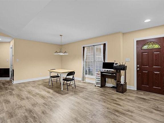 5th image of 5919 Evelyn Ln