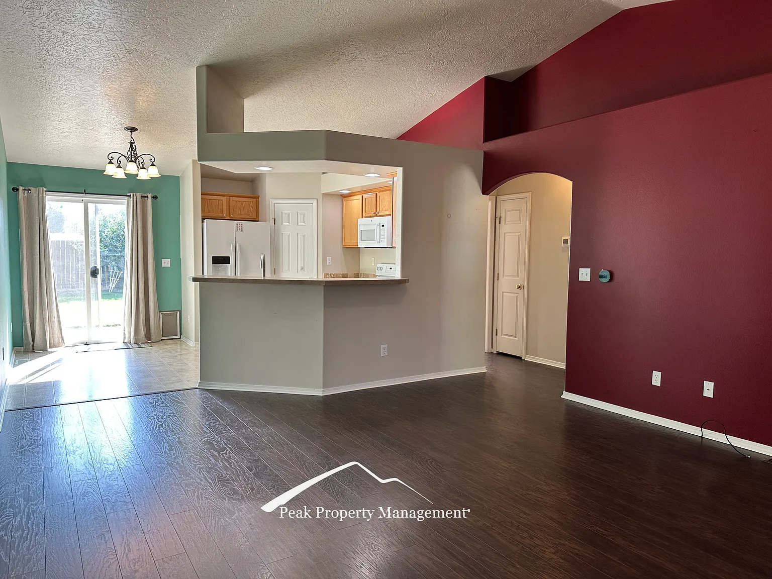 3 bed, 1340 sqft, $1,995 — Photo 4