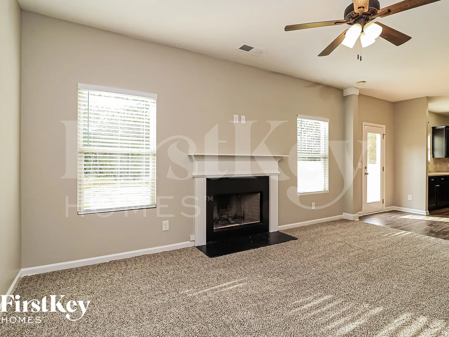 4 bed, 2.5 bath, 2004 sqft, $1,890 — Photo 3