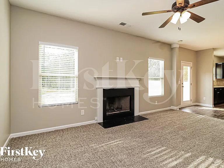 415 Shady Gln — Photo 3